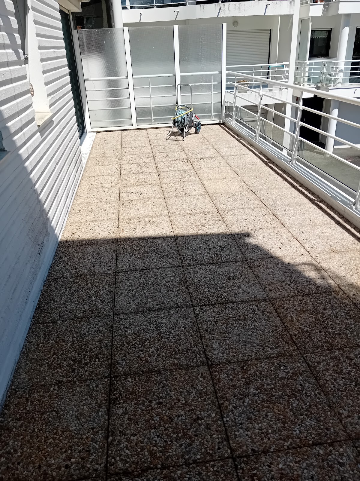 Nettoyage toiture de façade en Charente-Maritime - Nettoyage toiture rénove 17